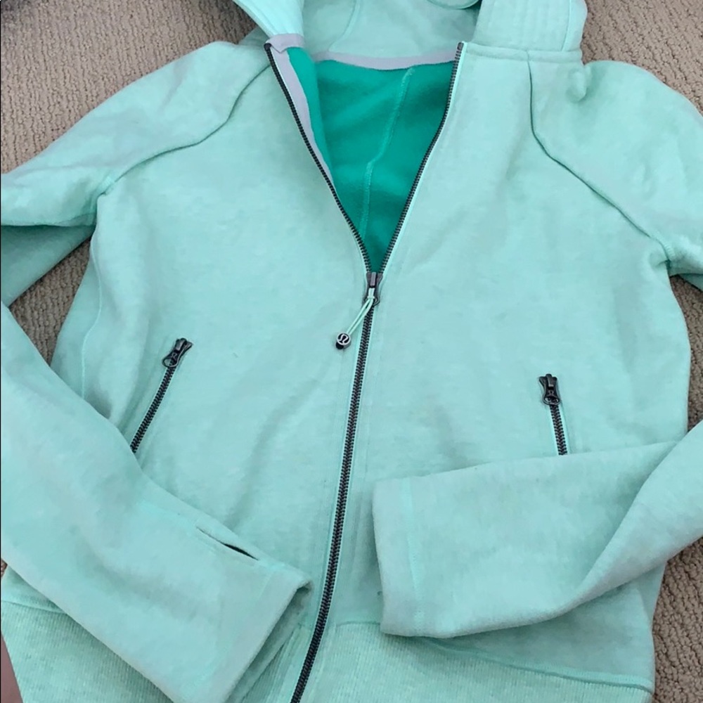 Lime green hoodie lululemon.